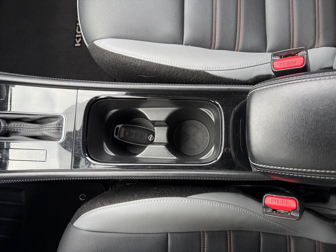 2024 Nissan Kicks SR Leather! Heated Steering! CarPlay! Photo
