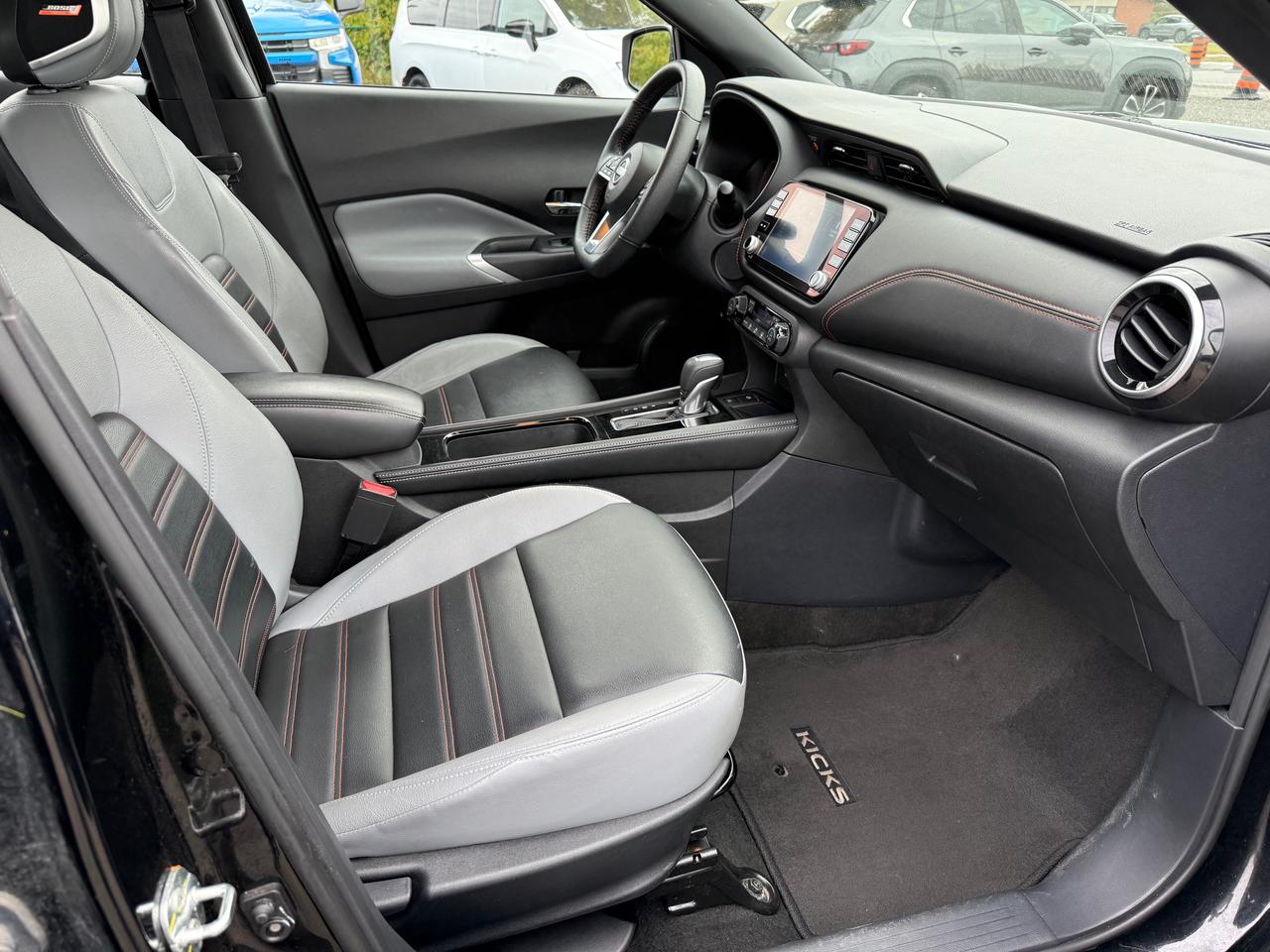2024 Nissan Kicks SR Leather! Heated Steering! CarPlay! Photo