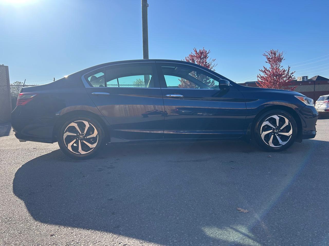 2017 Honda Accord EX-L Photo