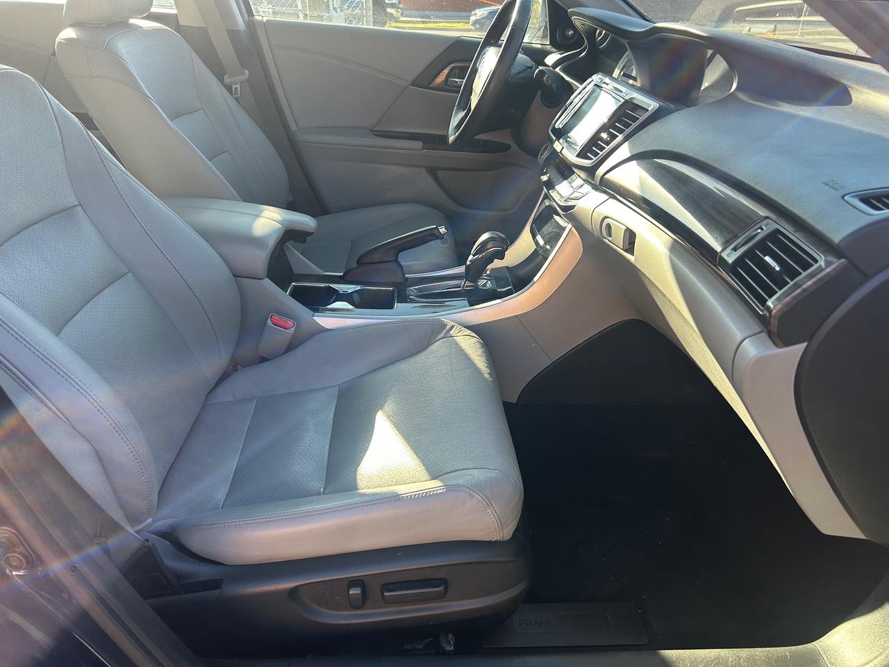 2017 Honda Accord EX-L Photo