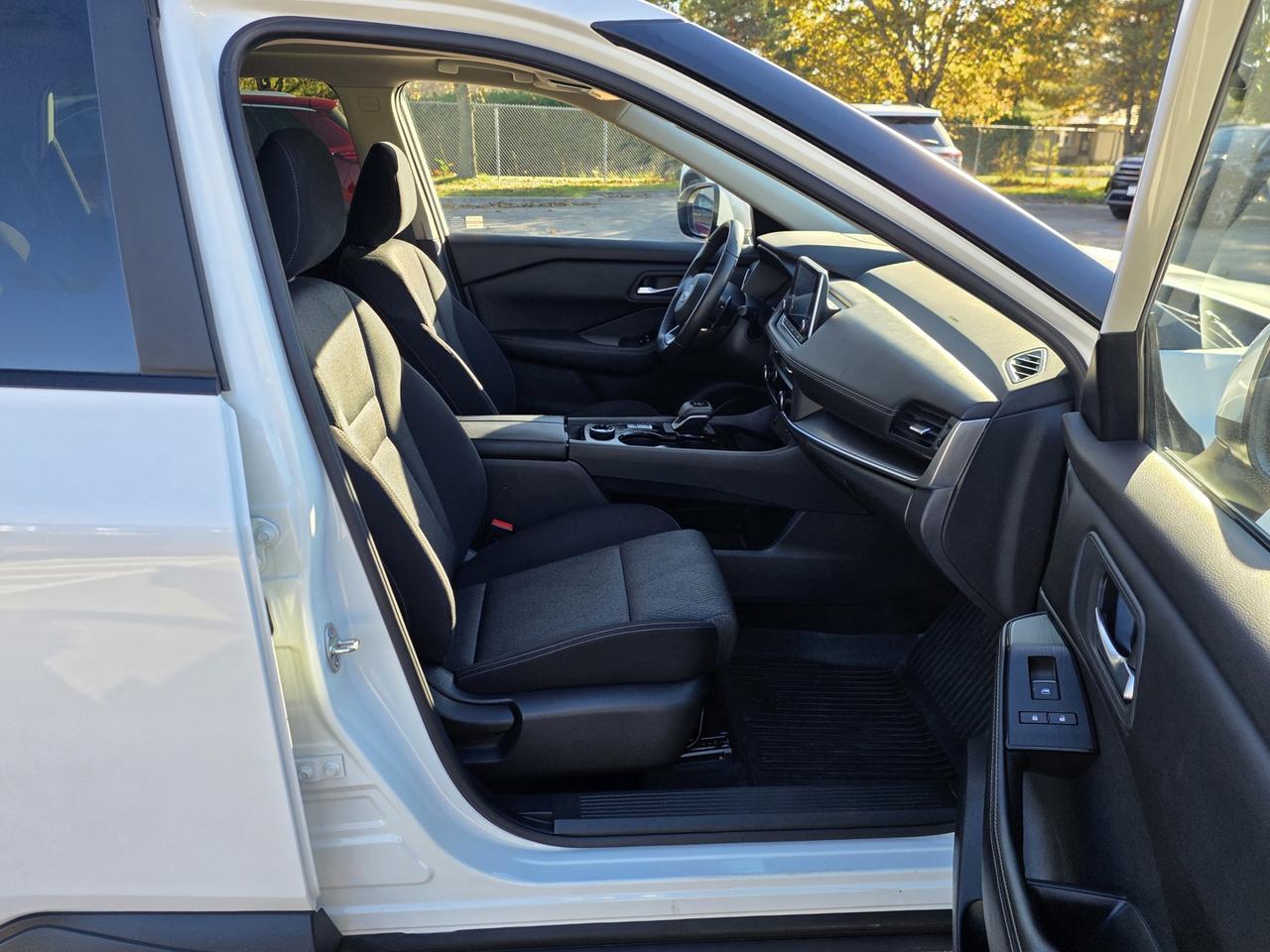 2024 Nissan Rogue SV AWD Photo