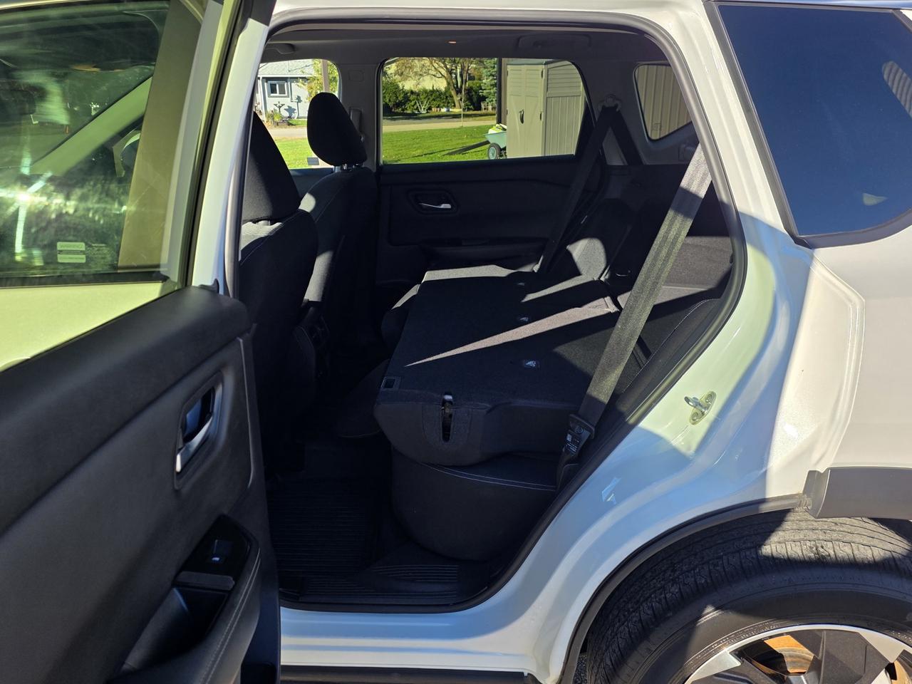 2024 Nissan Rogue SV AWD Photo