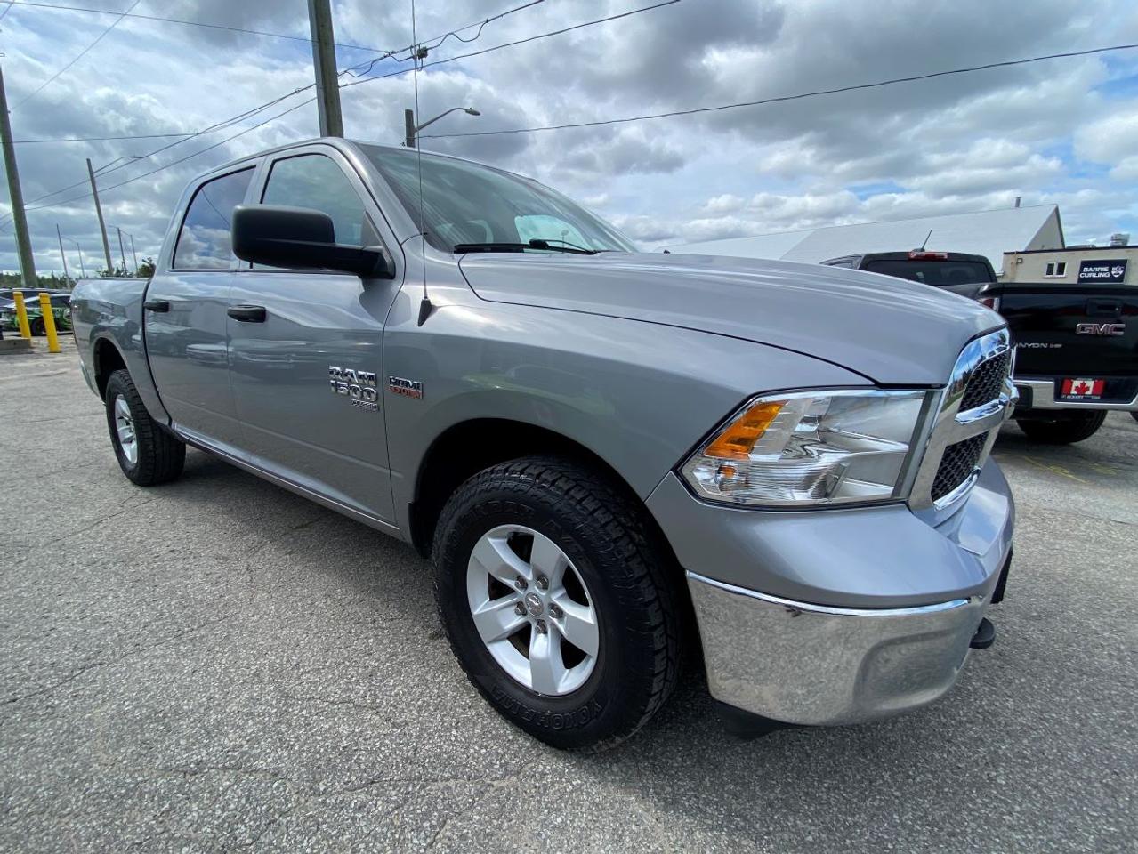2023 RAM 1500 Classic SLT CREW CAB  TRAILER TOW READY!! Photo3