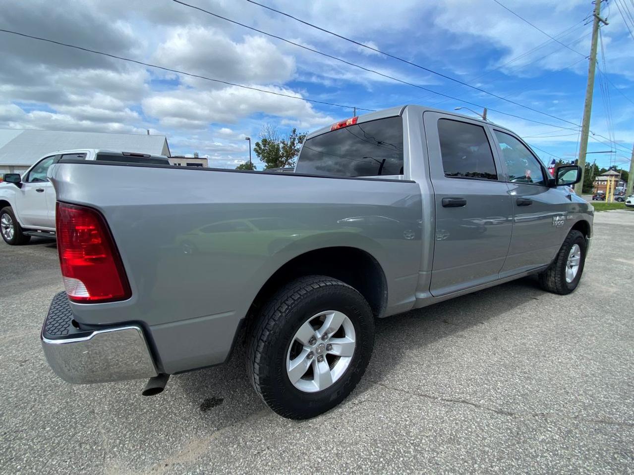 2023 RAM 1500 Classic SLT CREW CAB  TRAILER TOW READY!! Photo