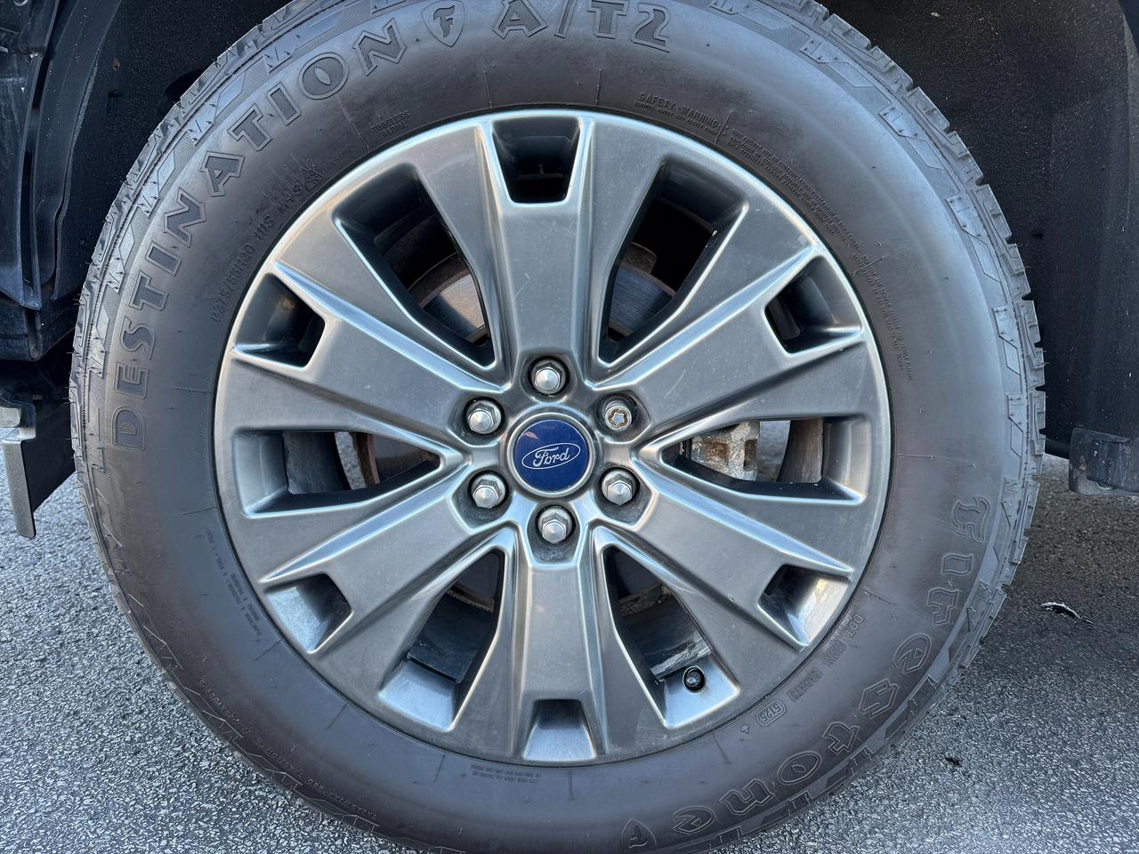2017 Ford F-150 4WD SUPERCREW 145" LARIAT Photo