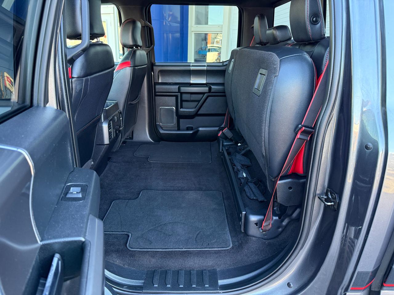 2017 Ford F-150 4WD SUPERCREW 145" LARIAT Photo