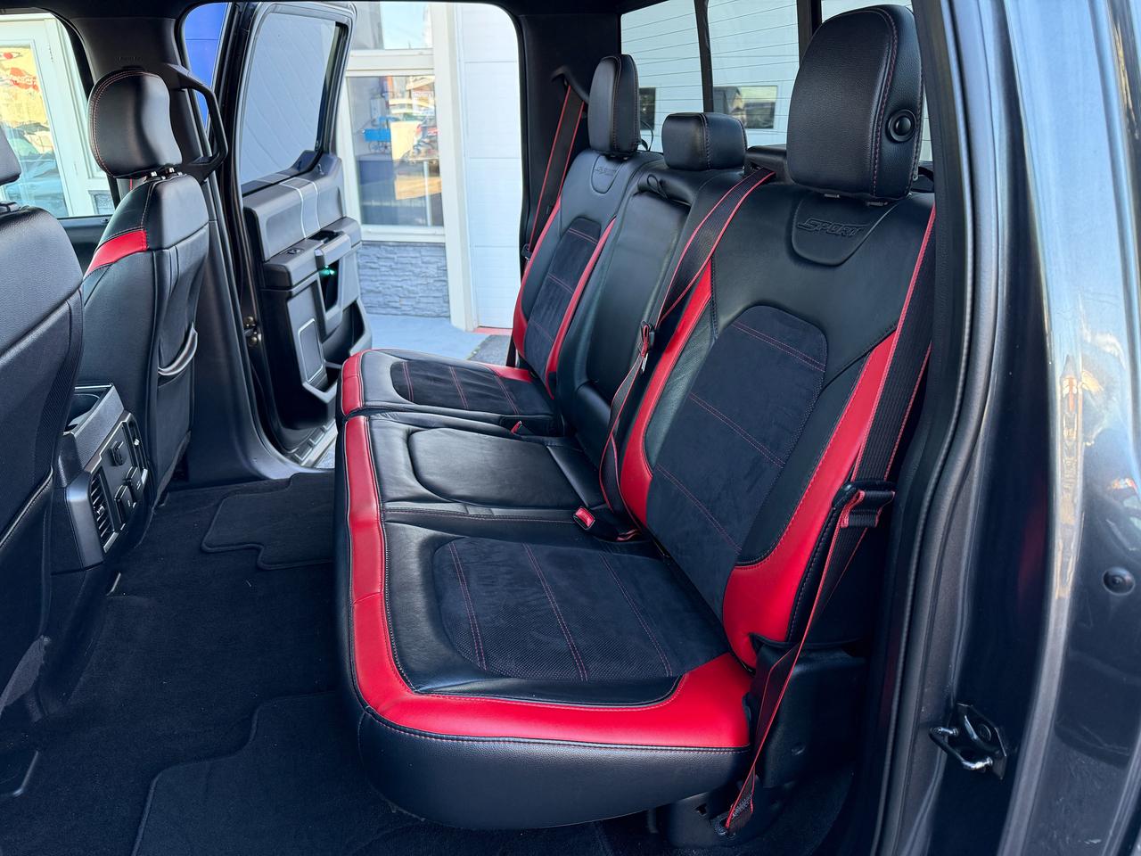 2017 Ford F-150 4WD SUPERCREW 145" LARIAT Photo