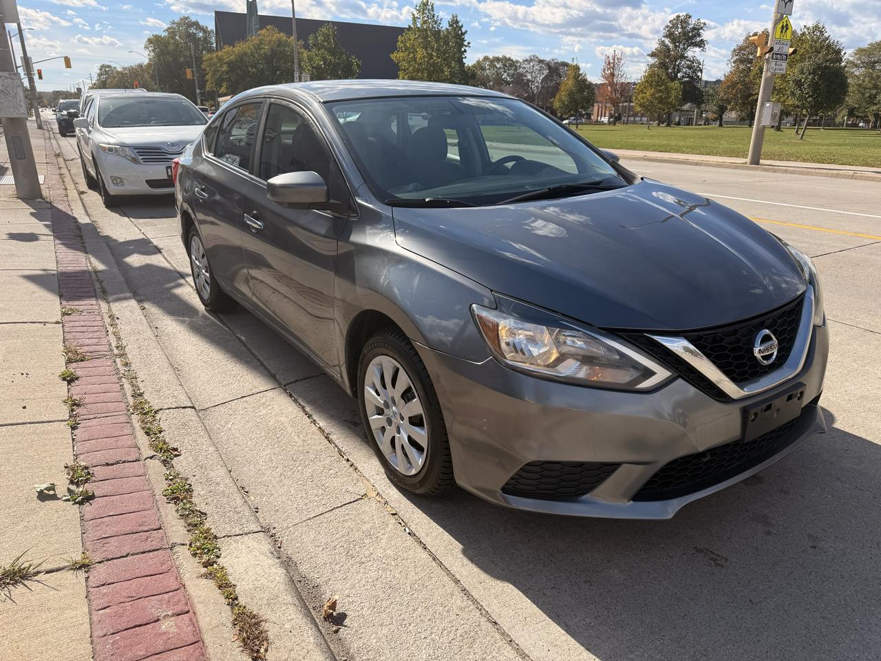 2017 Nissan Sentra 4dr Sdn Man S Photo4