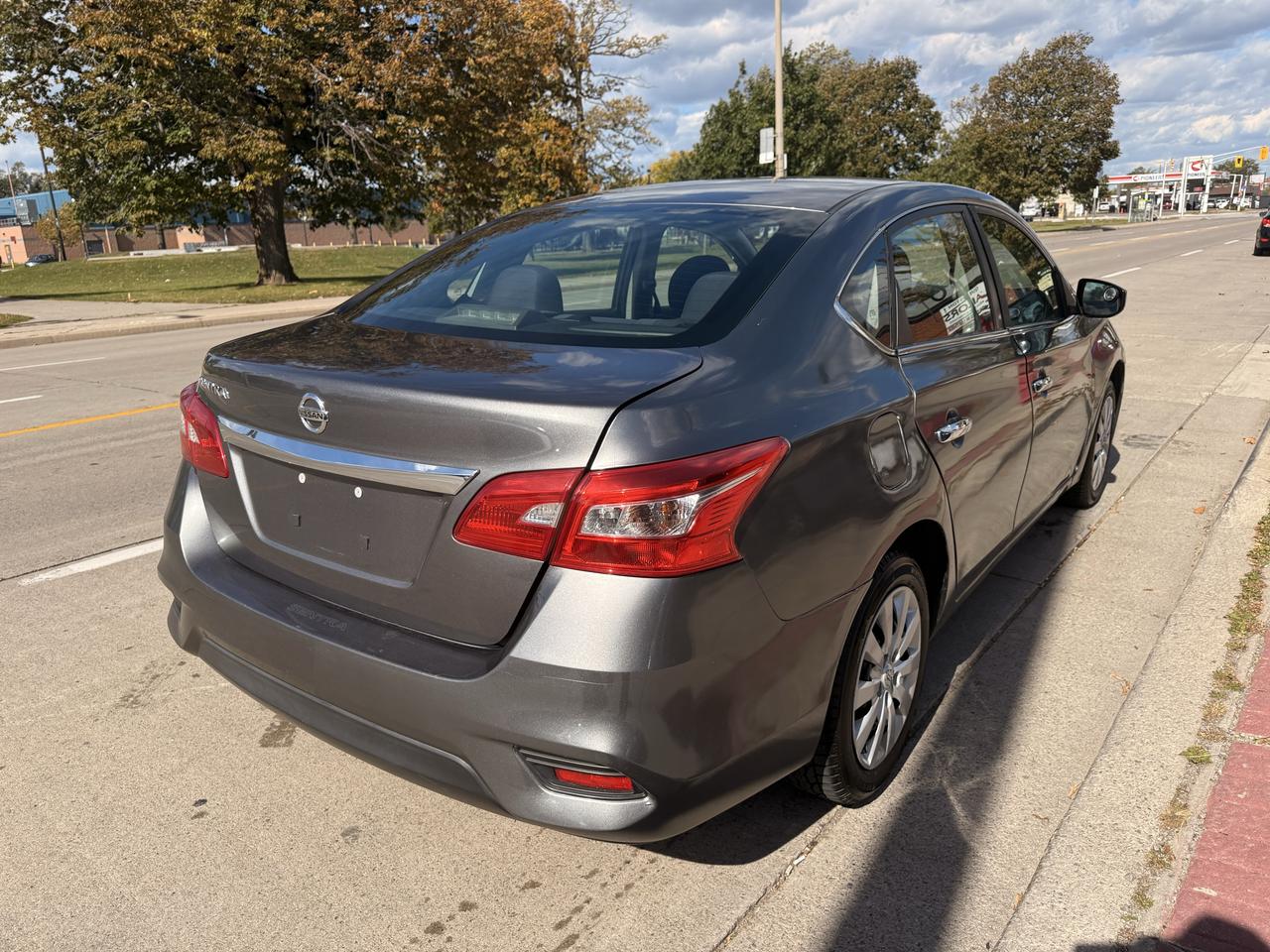 2017 Nissan Sentra 4dr Sdn Man S Photo