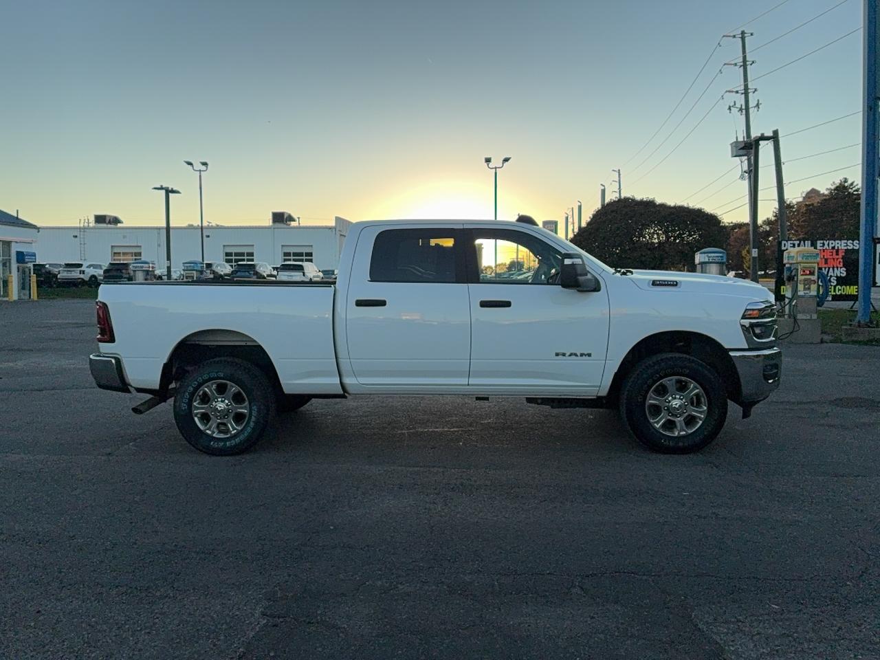 2026 RAM 3500 Big Horn 4x4 Crew Cab 6.4L8cylHemi 6'4" Box Photo