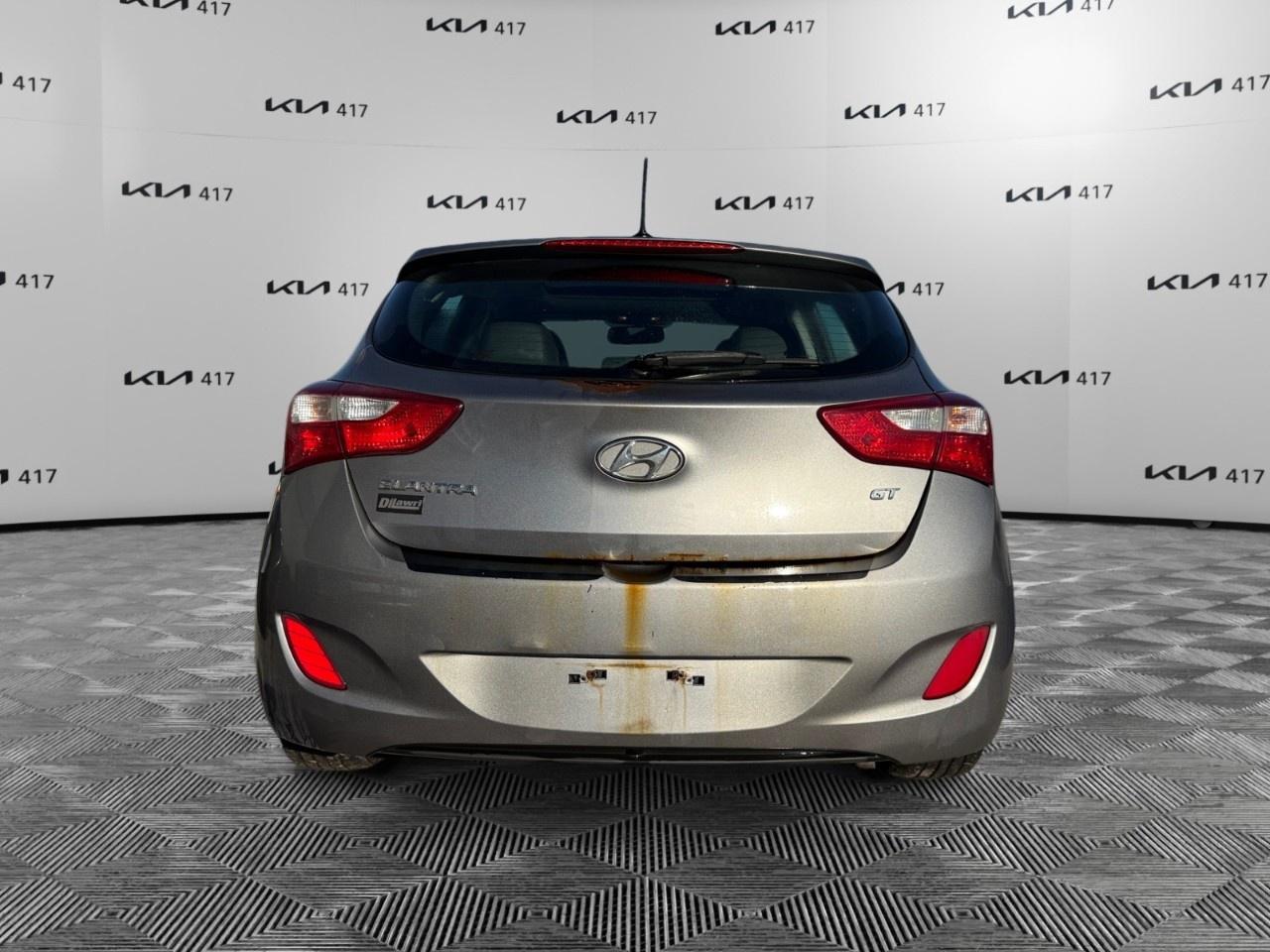 2013 Hyundai Elantra GT SE at Photo