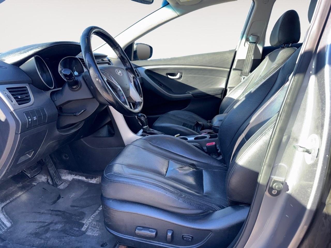 2013 Hyundai Elantra GT SE at Photo