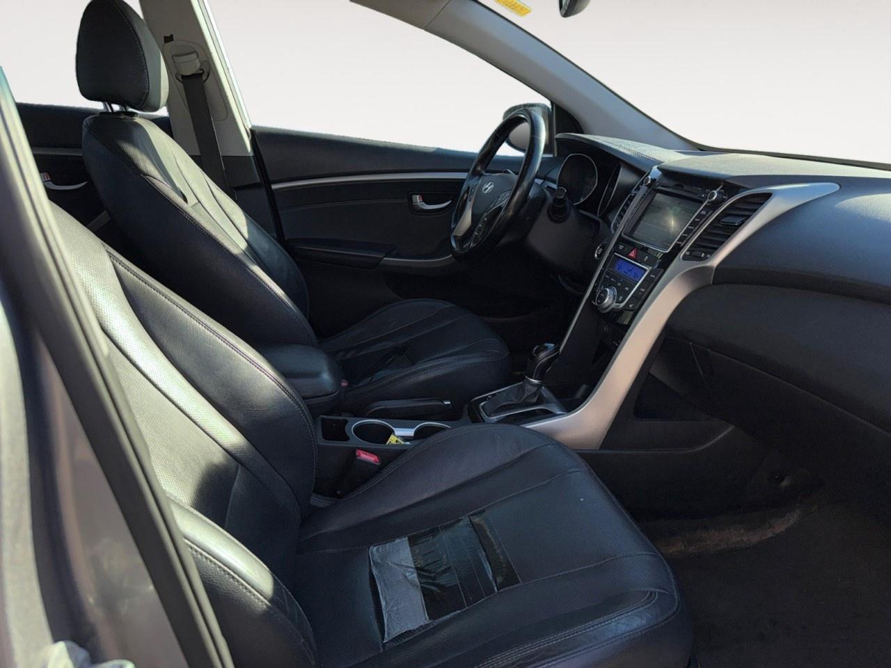 2013 Hyundai Elantra GT SE at Photo