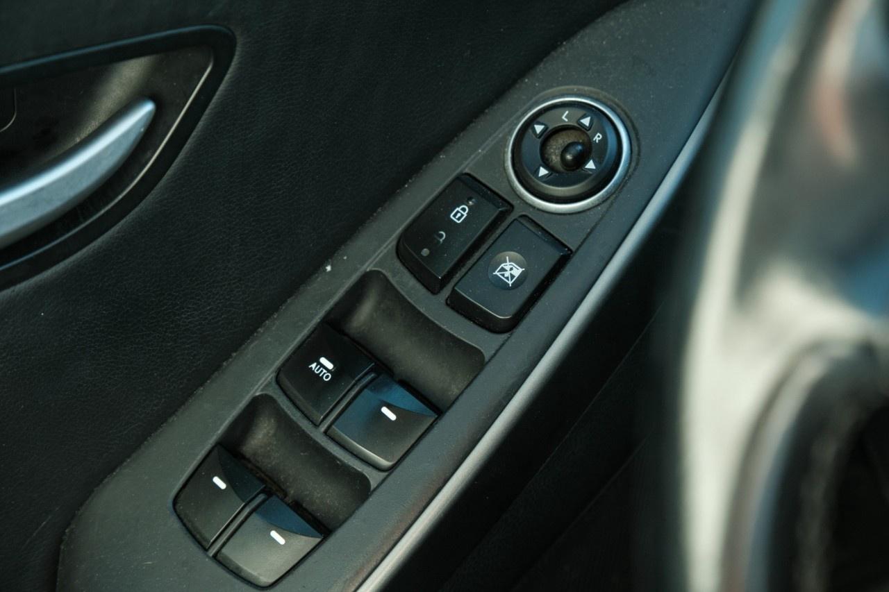 2013 Hyundai Elantra GT SE at Photo