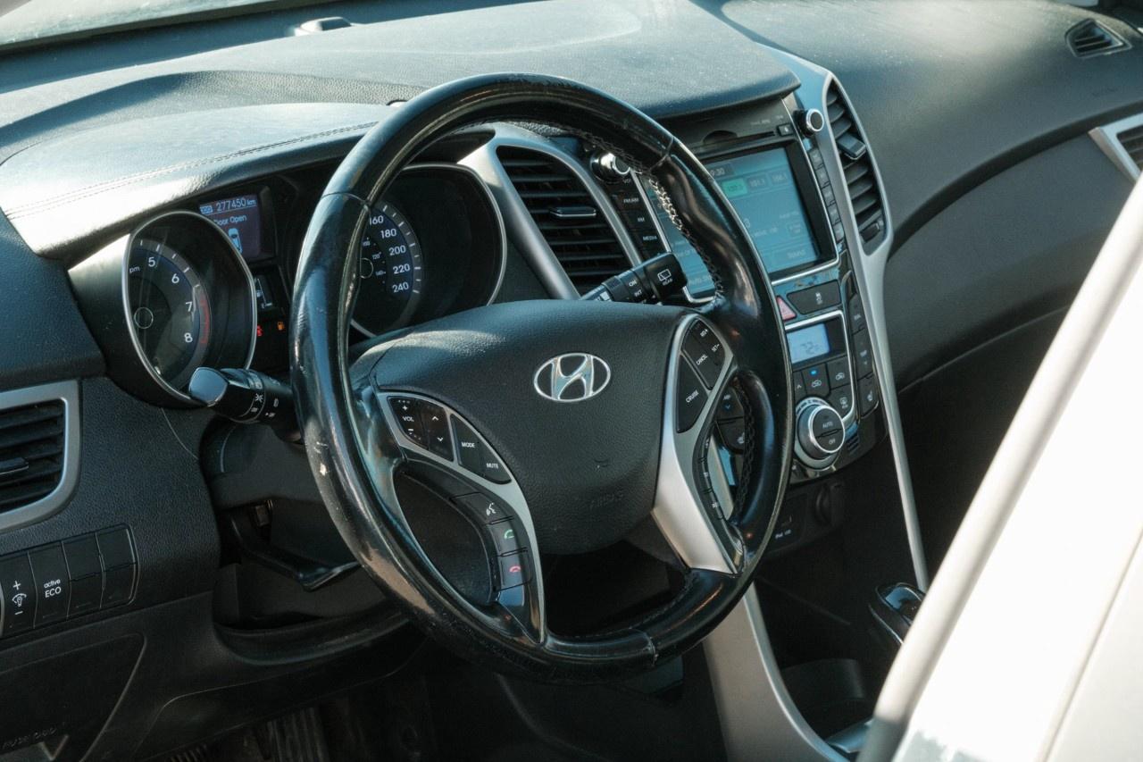 2013 Hyundai Elantra GT SE at Photo