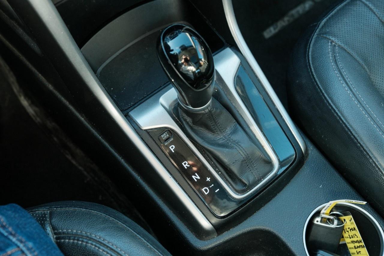 2013 Hyundai Elantra GT SE at Photo