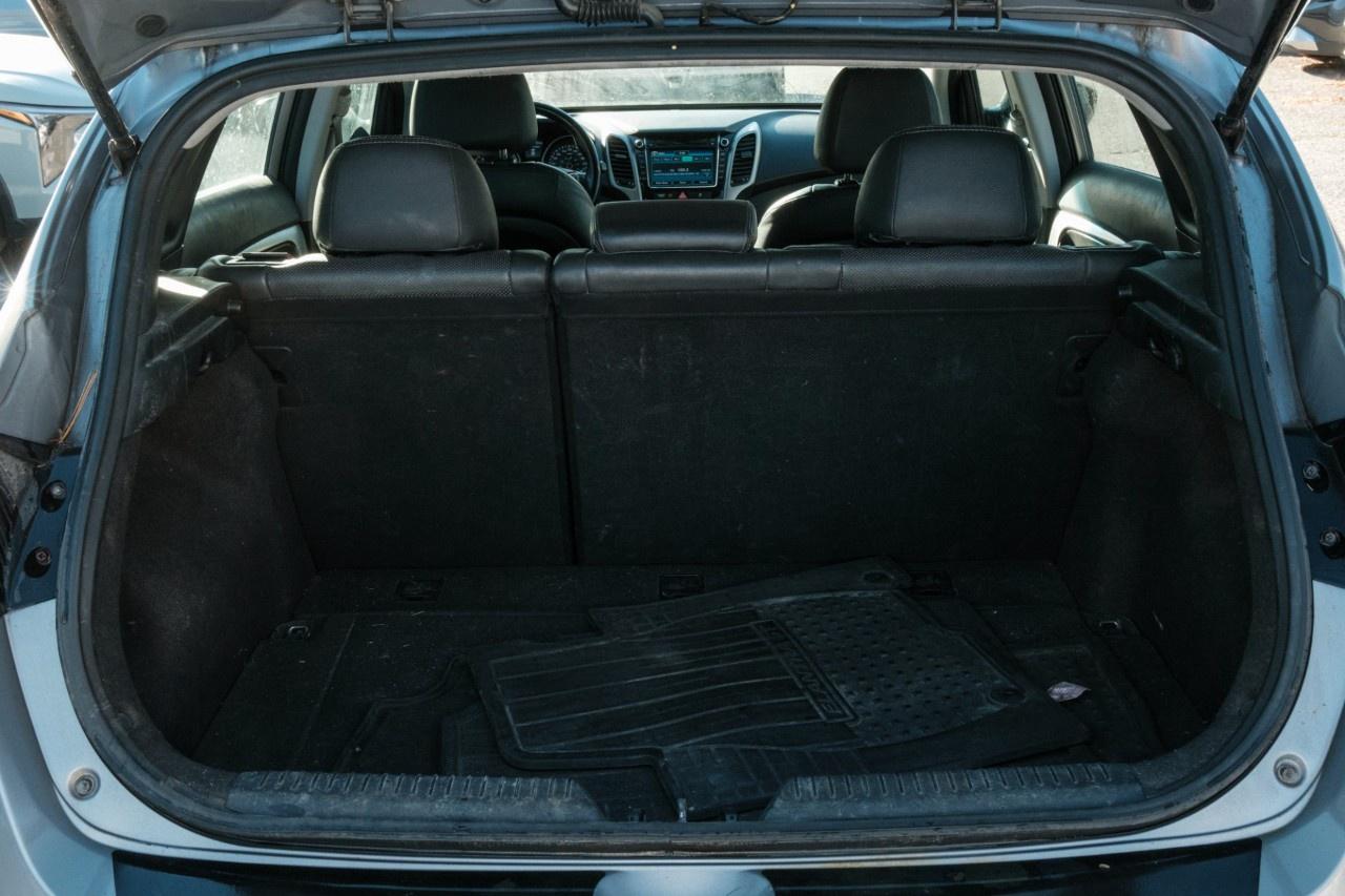 2013 Hyundai Elantra GT SE at Photo