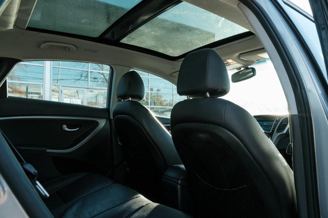 2013 Hyundai Elantra GT SE at Photo
