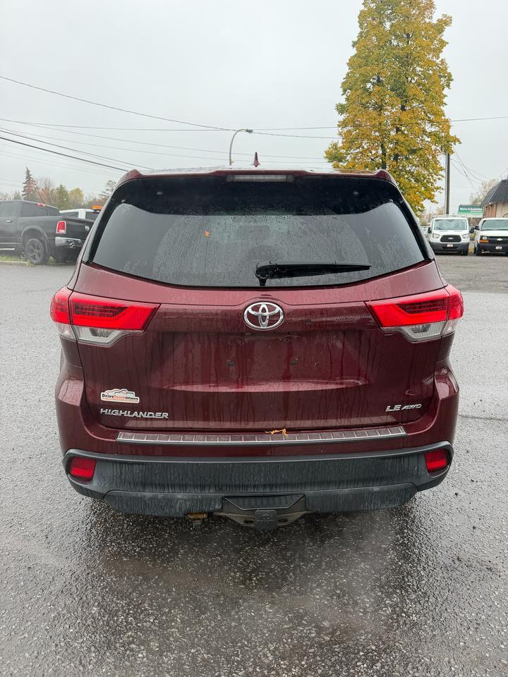 2017 Toyota Highlander AWD 4dr LE Photo3