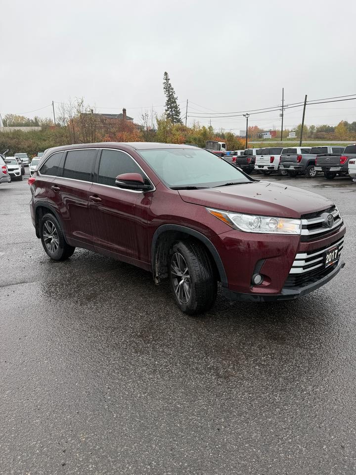 2017 Toyota Highlander AWD 4dr LE Photo