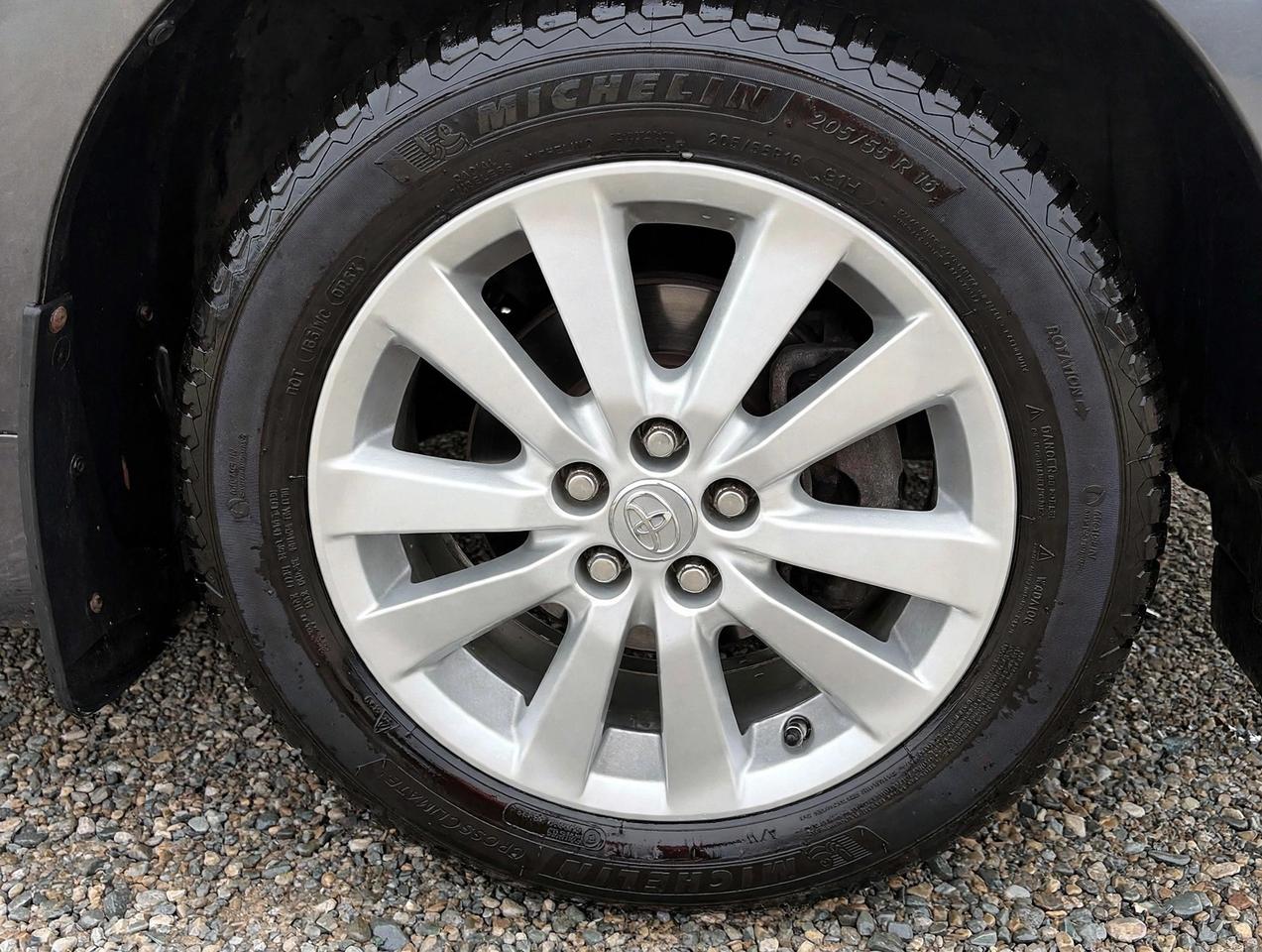 2010 Toyota Matrix  Photo