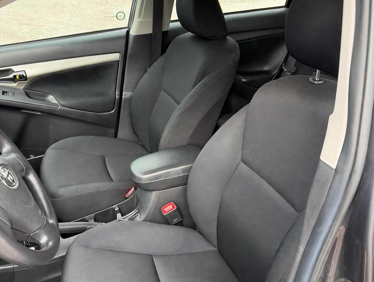2010 Toyota Matrix  Photo