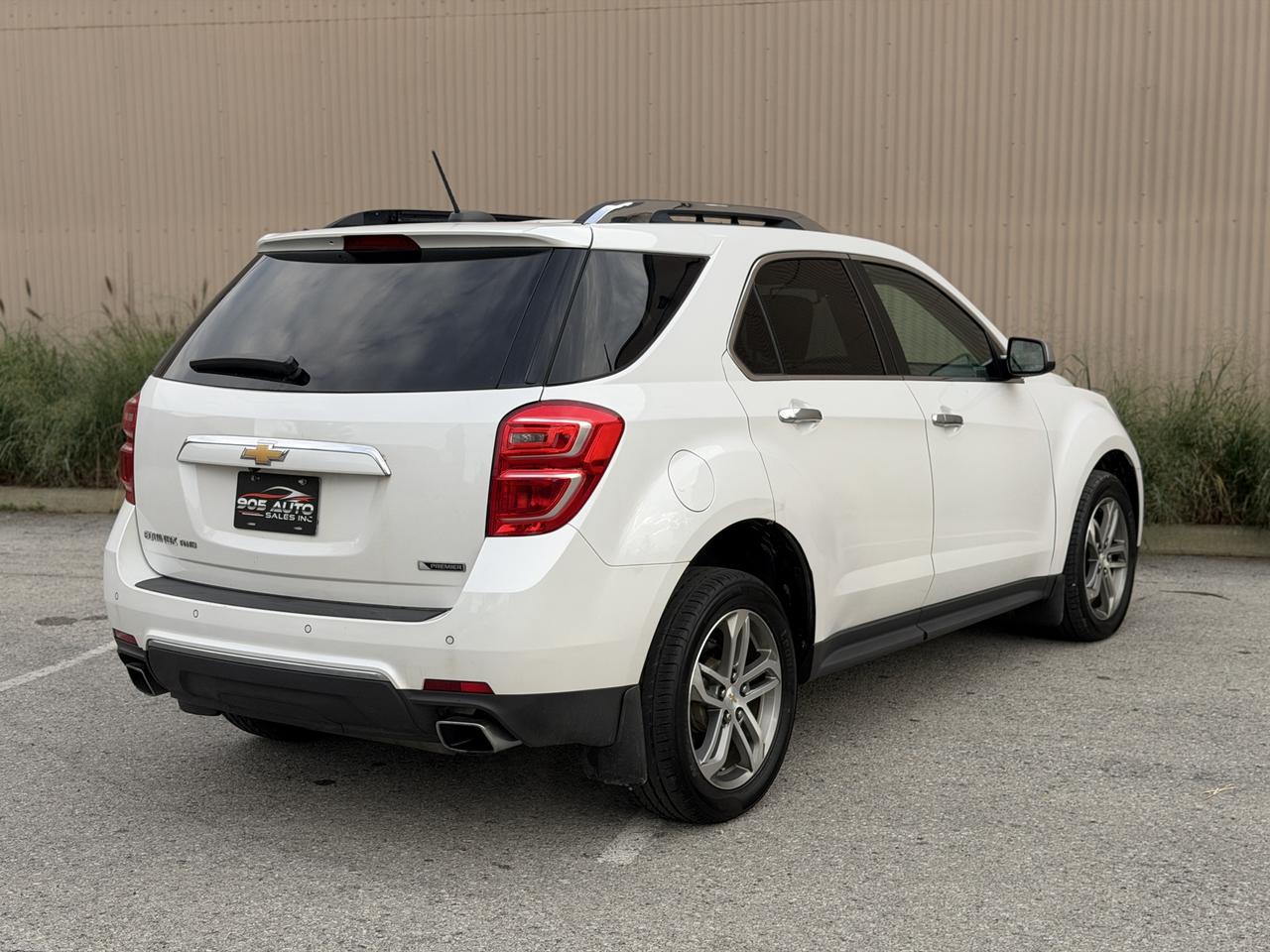 2017 Chevrolet Equinox Premier Photo3