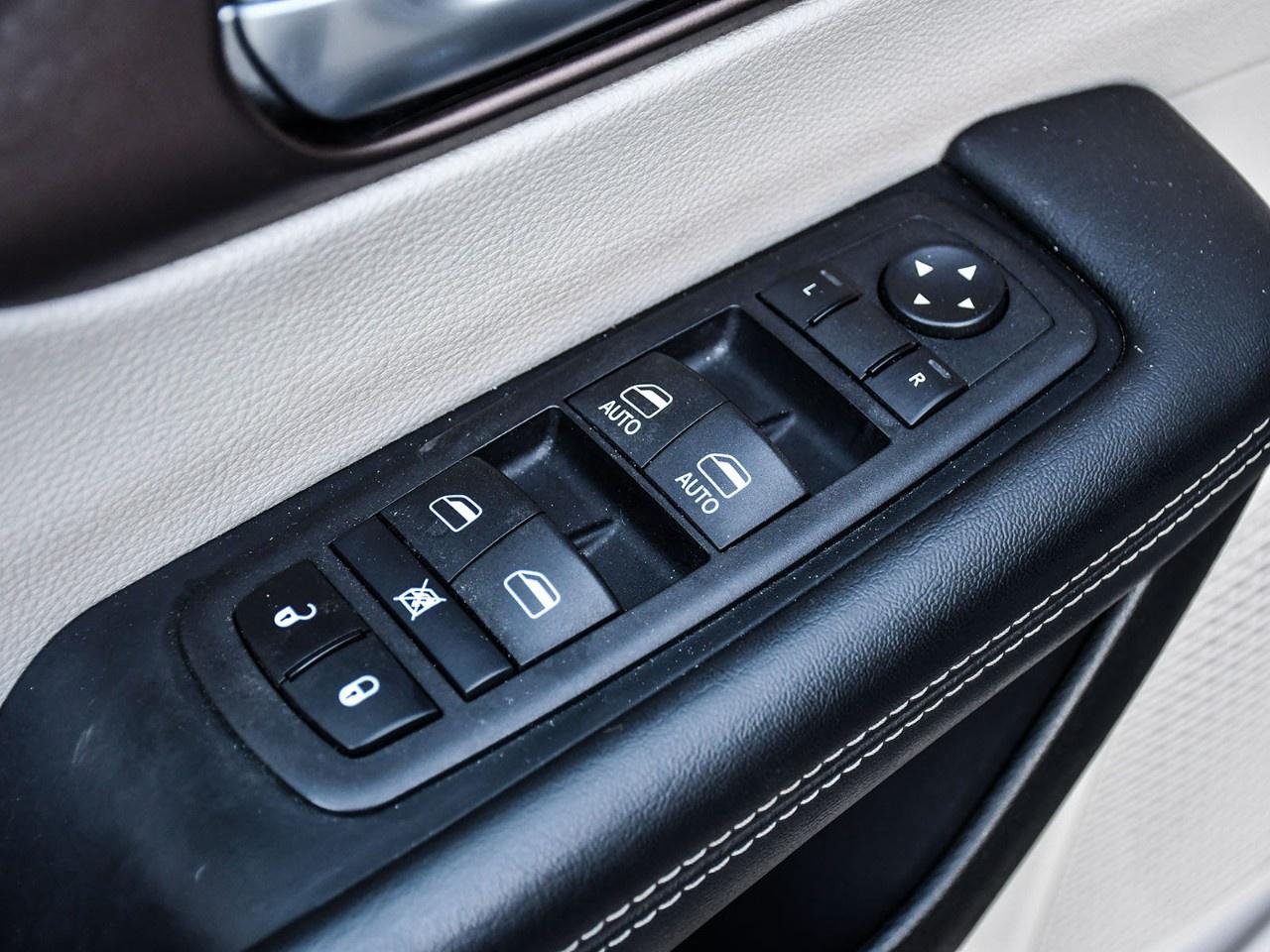 2024 Dodge Grand Caravan SXT 2WD Photo