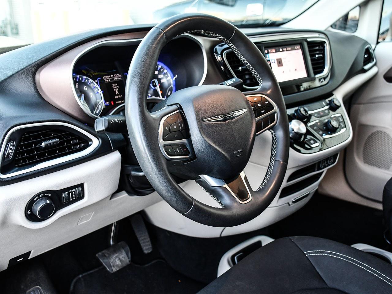 2024 Dodge Grand Caravan SXT 2WD Photo
