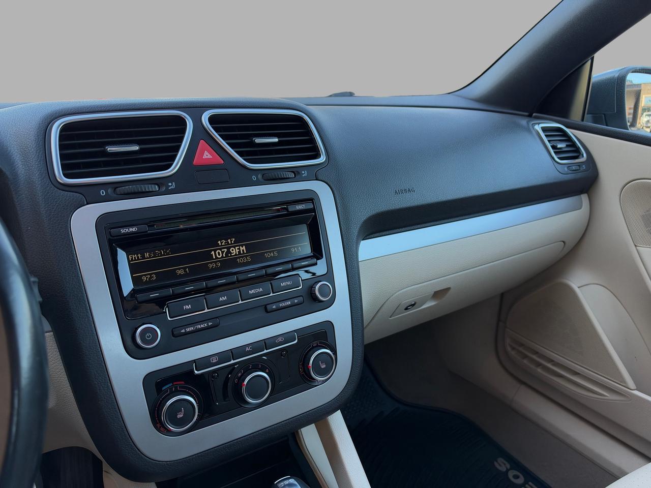 2012 Volkswagen Eos 2dr Conv Comfortline Photo