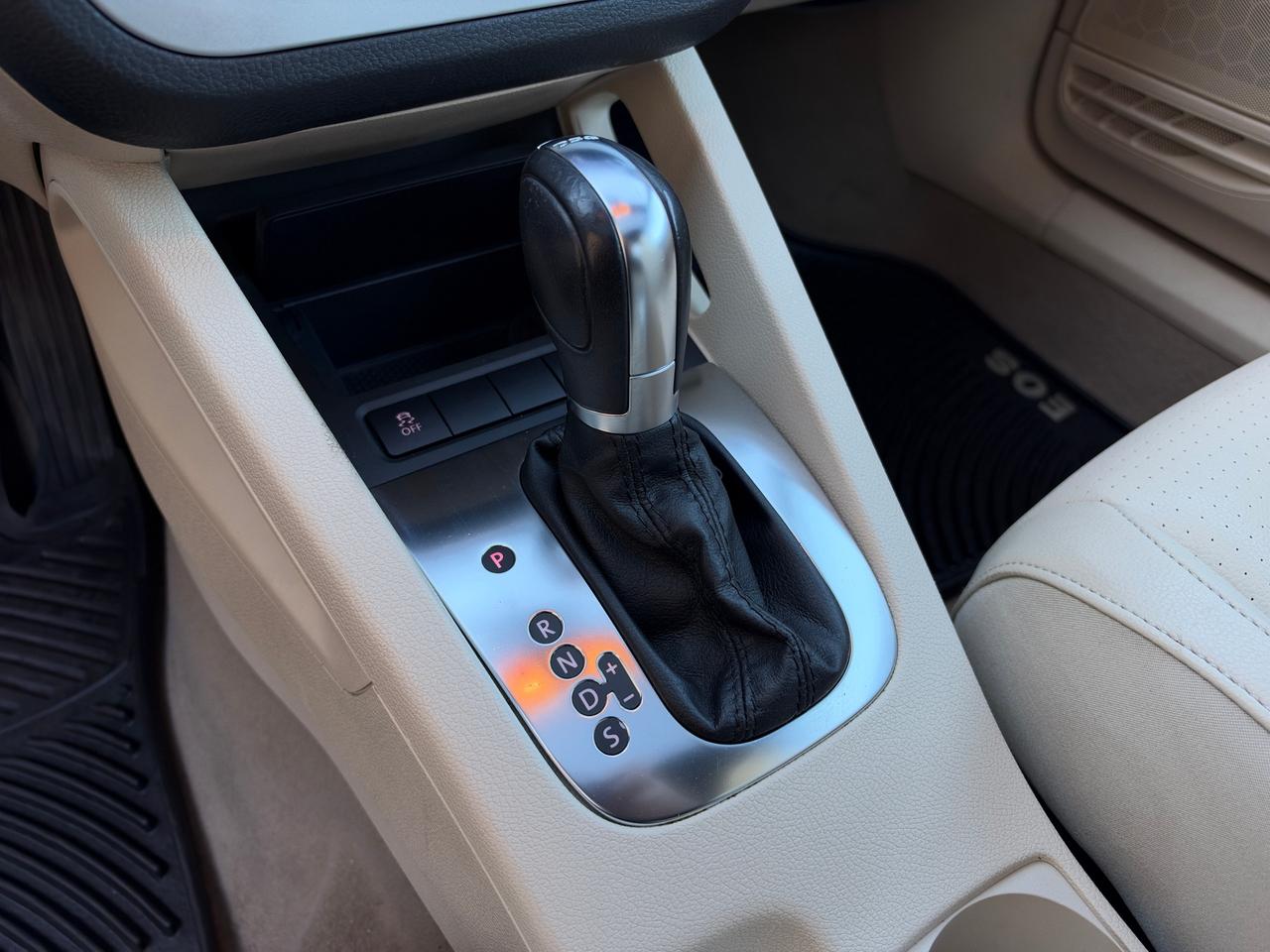 2012 Volkswagen Eos 2dr Conv Comfortline Photo