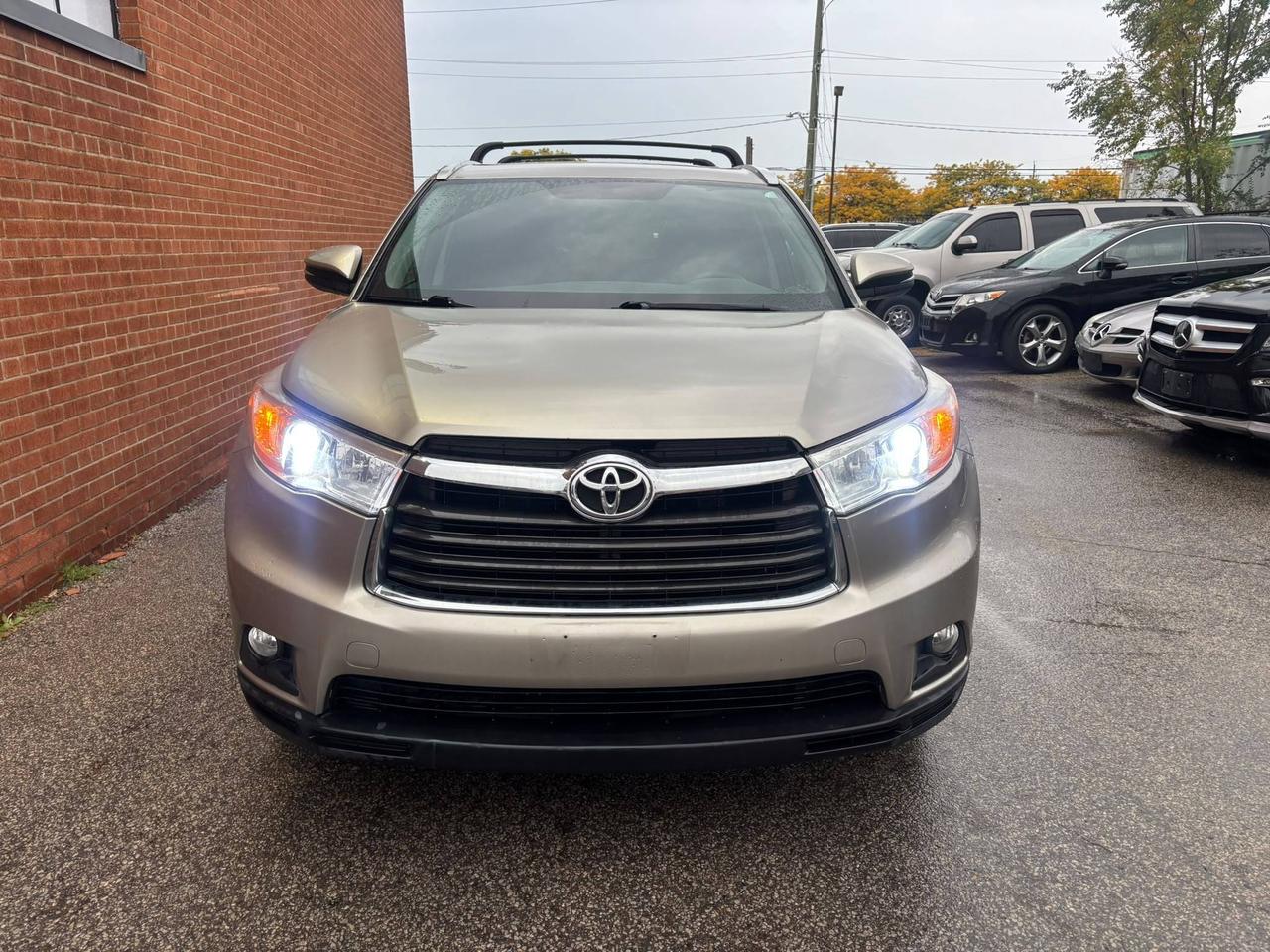 2016 Toyota Highlander AWD 4DR XLE Photo