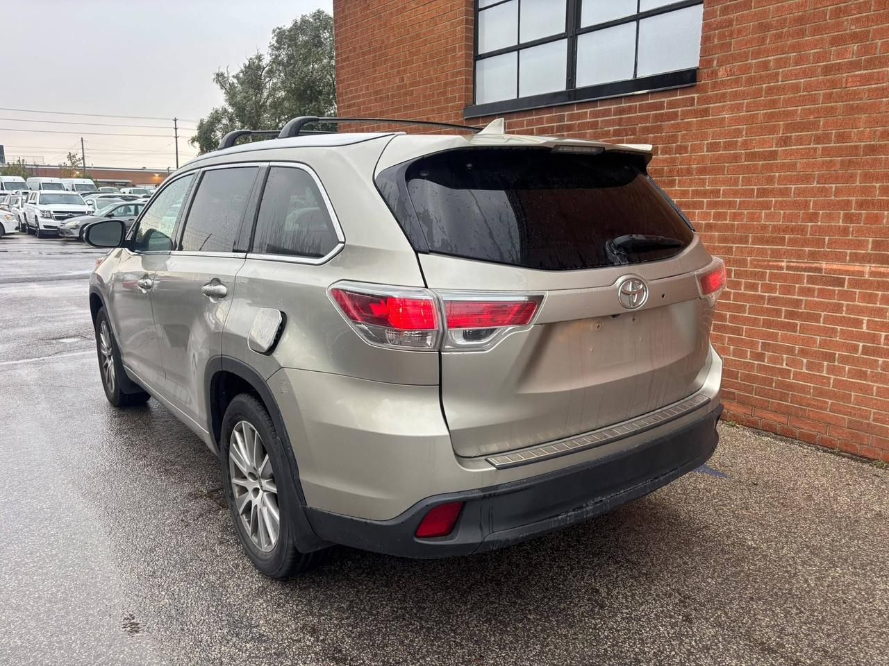 2016 Toyota Highlander AWD 4DR XLE Photo