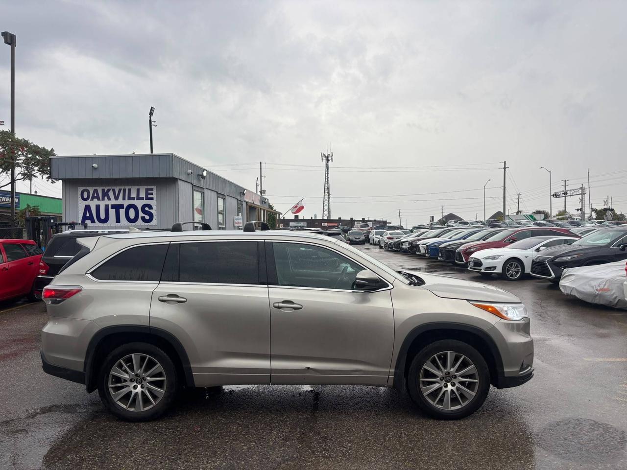 2016 Toyota Highlander AWD 4DR XLE Photo