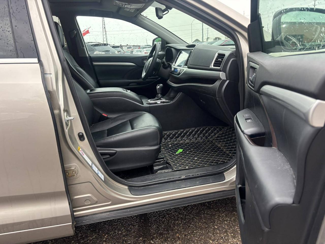 2016 Toyota Highlander AWD 4DR XLE Photo
