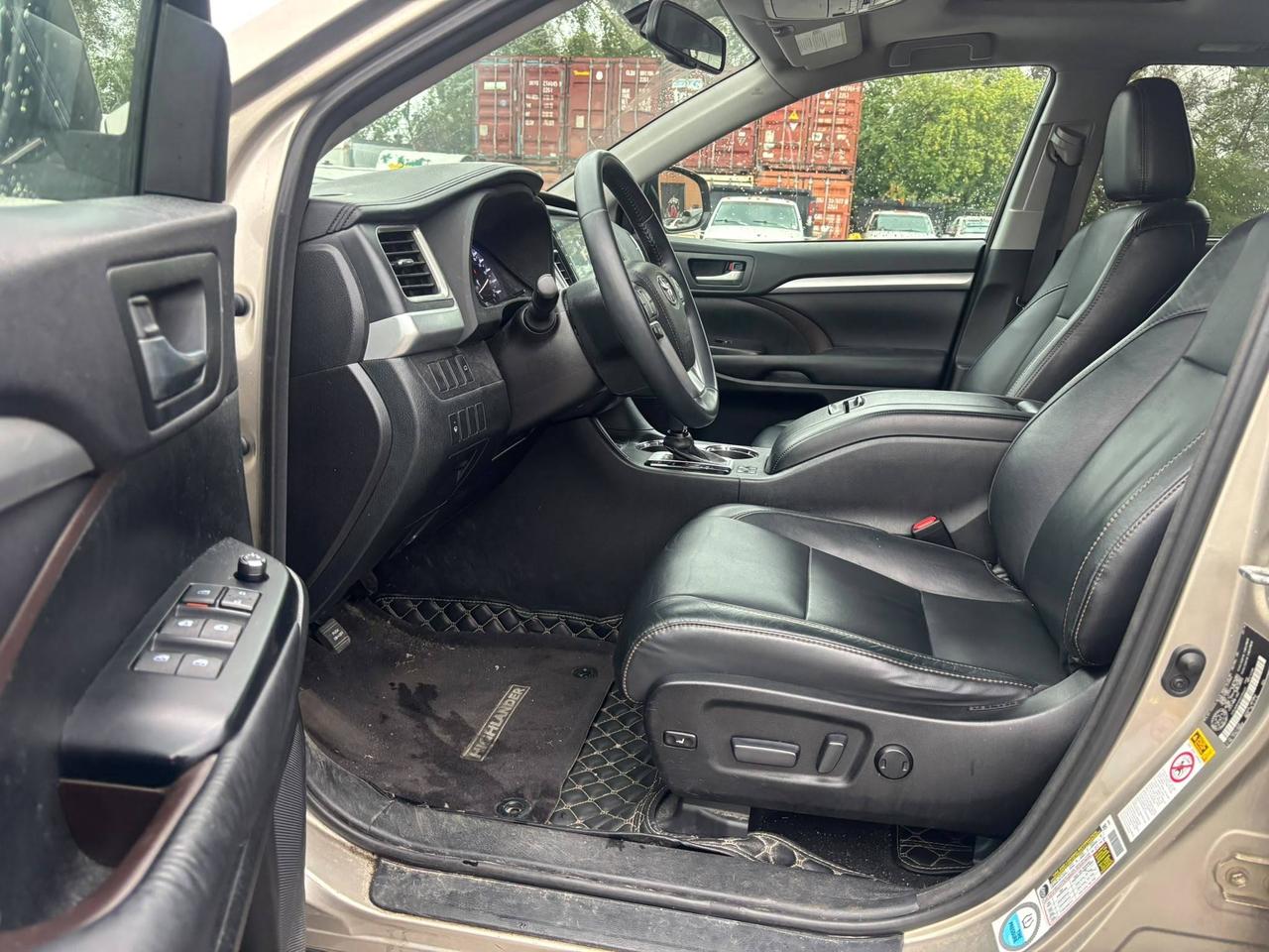 2016 Toyota Highlander AWD 4DR XLE Photo