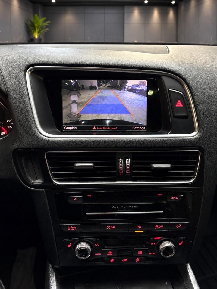 2015 Audi Q5 quattro 4dr 3.0T Technik Photo