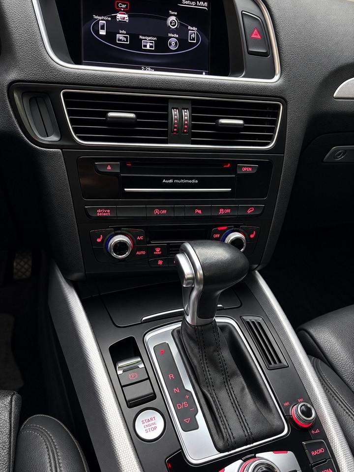 2015 Audi Q5 quattro 4dr 3.0T Technik Photo