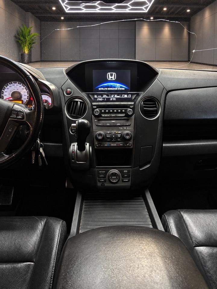 2015 Honda Pilot 4WD 4dr Touring Photo