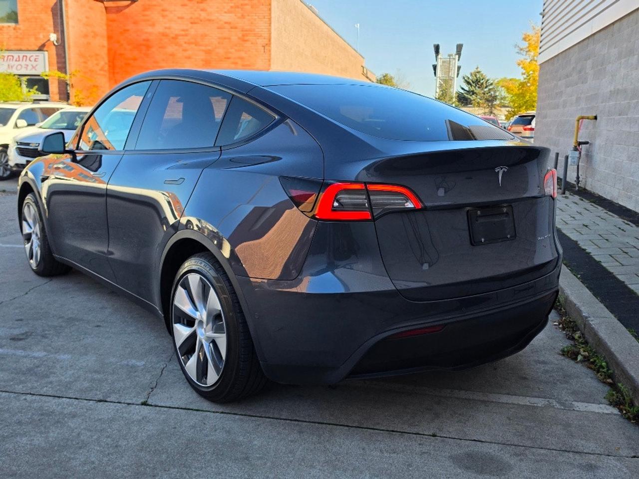 2021 Tesla Model Y LONG RANGE AWD DUAL MOTOR-CERTIFIED Photo4
