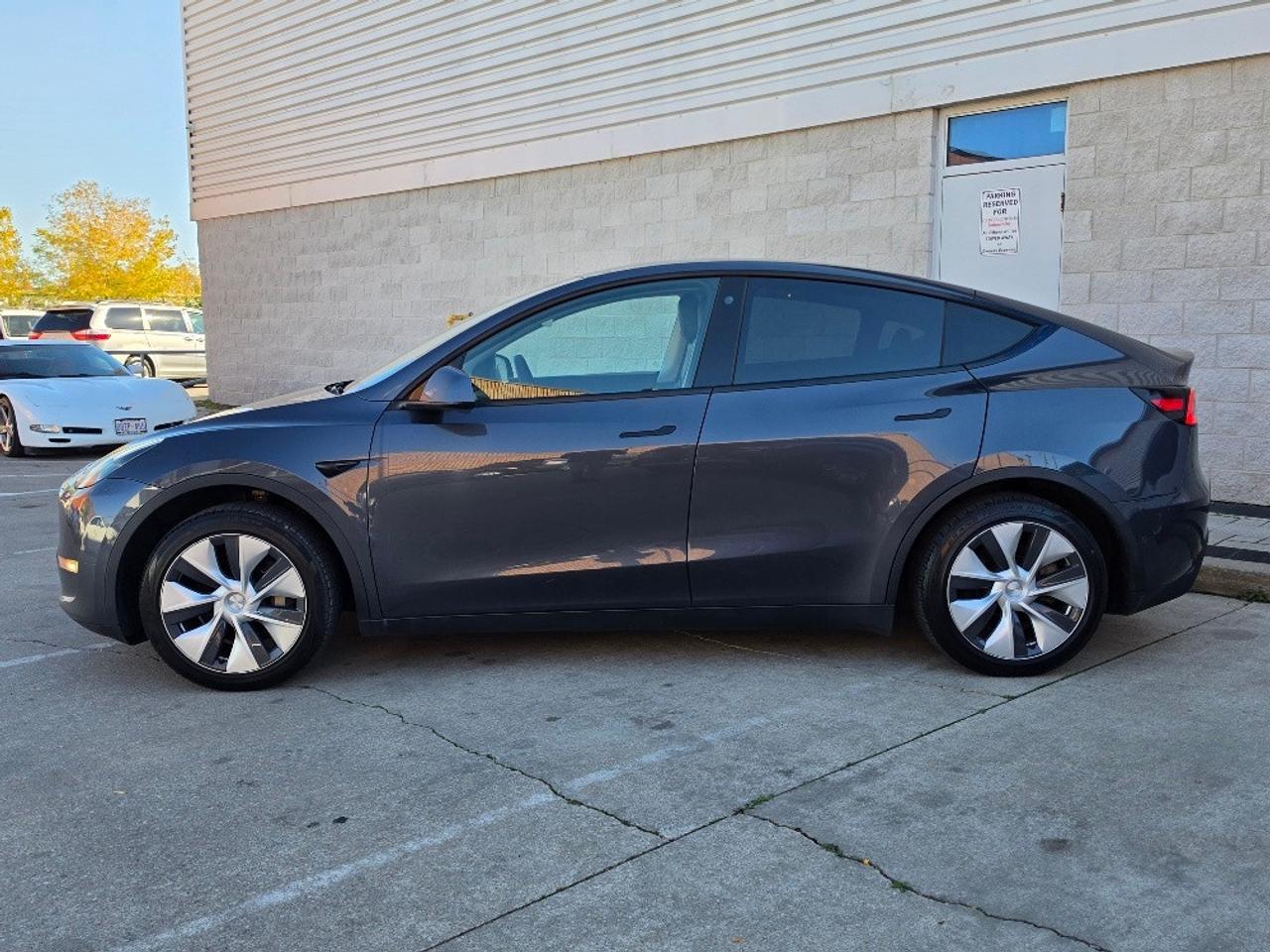 2021 Tesla Model Y LONG RANGE AWD DUAL MOTOR-CERTIFIED Photo3