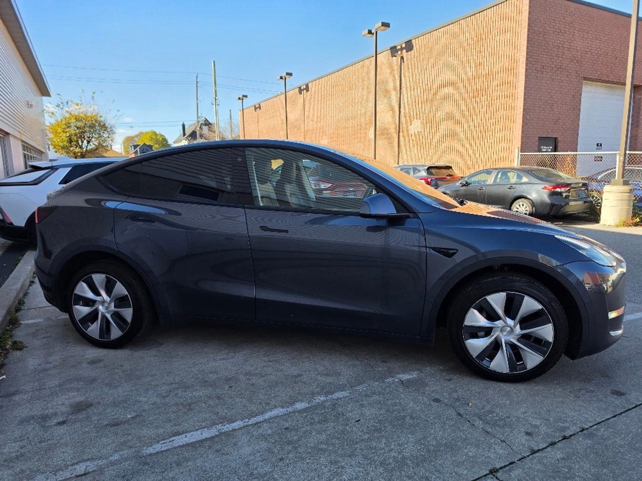 2021 Tesla Model Y LONG RANGE AWD DUAL MOTOR-CERTIFIED Photo