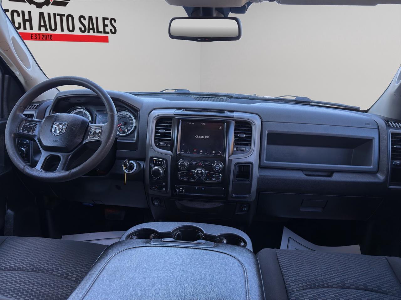 2019 RAM 1500 Classic EXPRESS 4X4 CREW CAB 5'7" BOX Photo