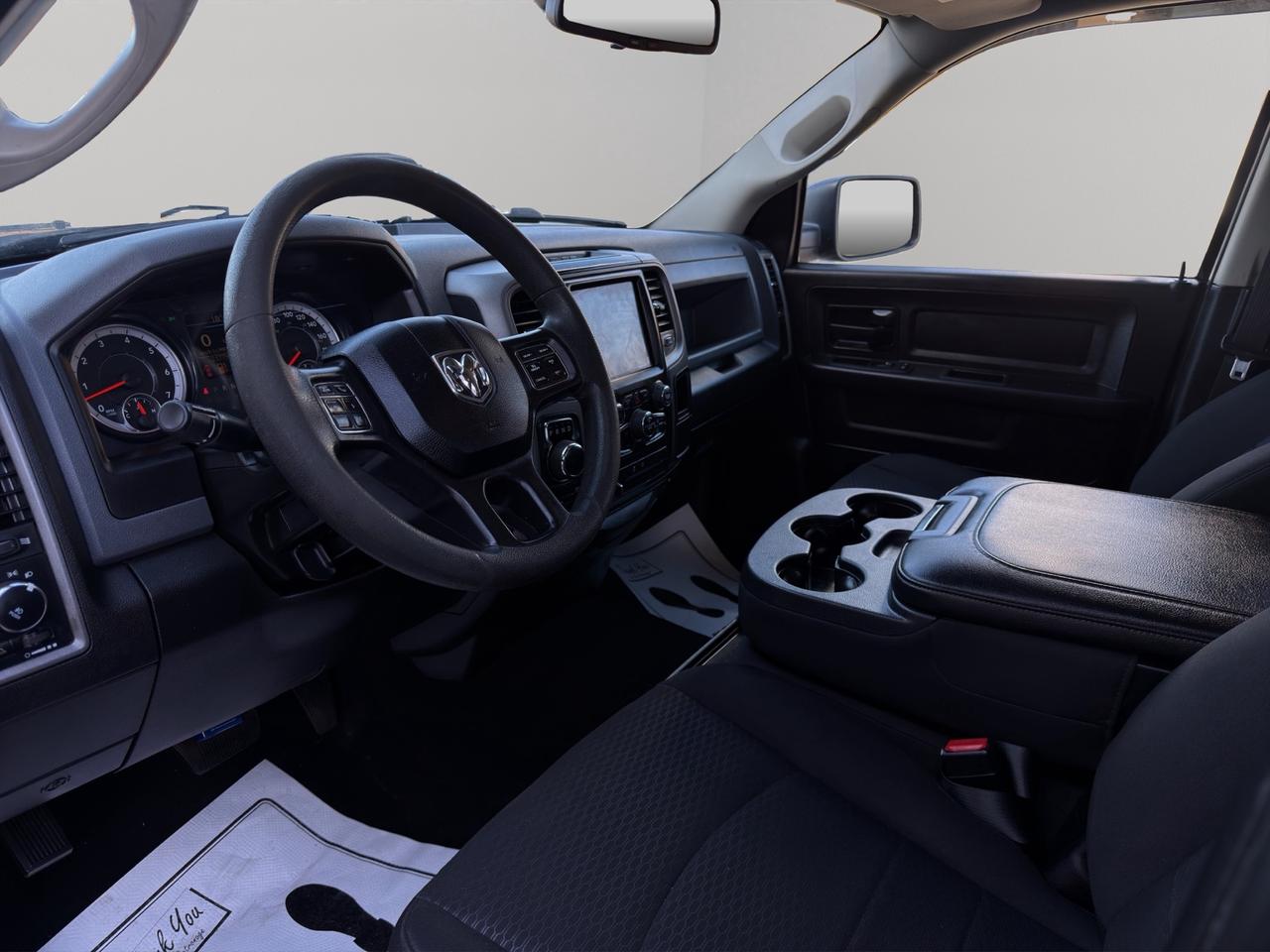 2019 RAM 1500 Classic EXPRESS 4X4 CREW CAB 5'7" BOX Photo