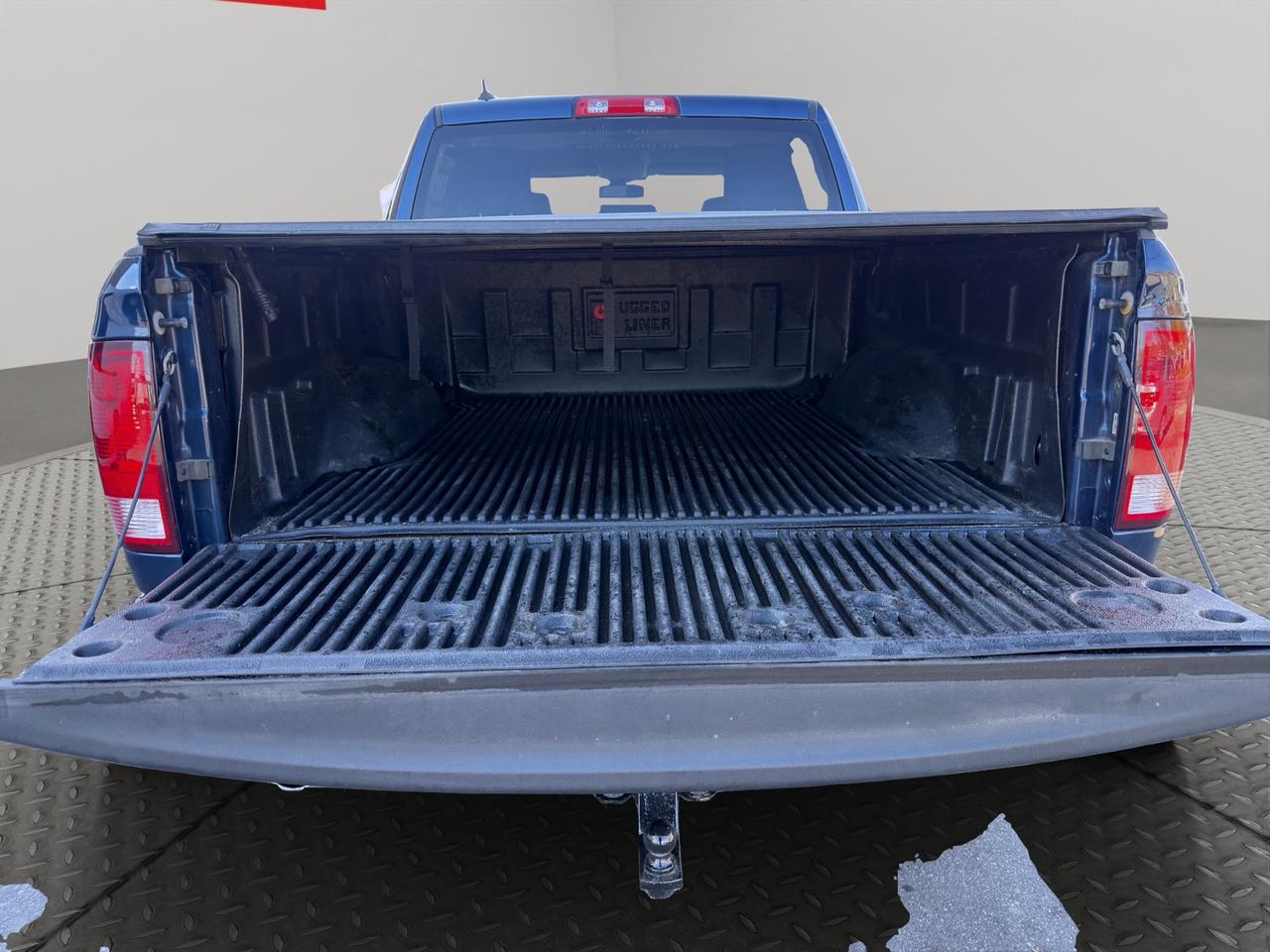 2019 RAM 1500 Classic EXPRESS 4X4 CREW CAB 5'7" BOX Photo