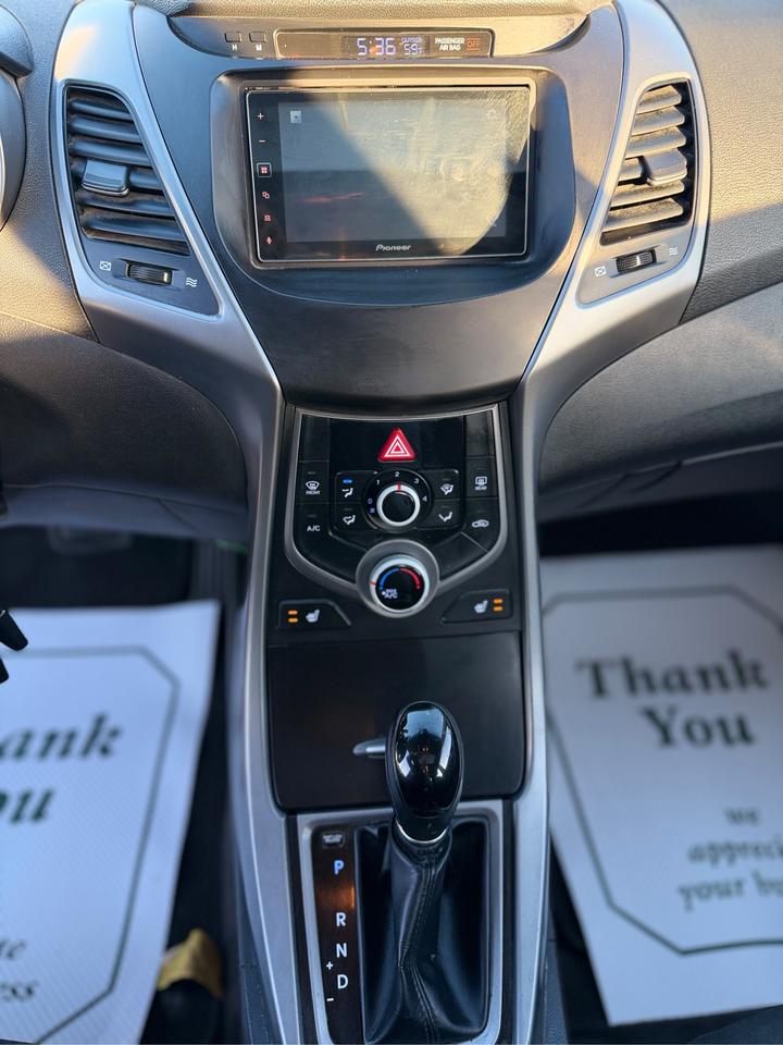 2016 Hyundai Elantra GLS Photo