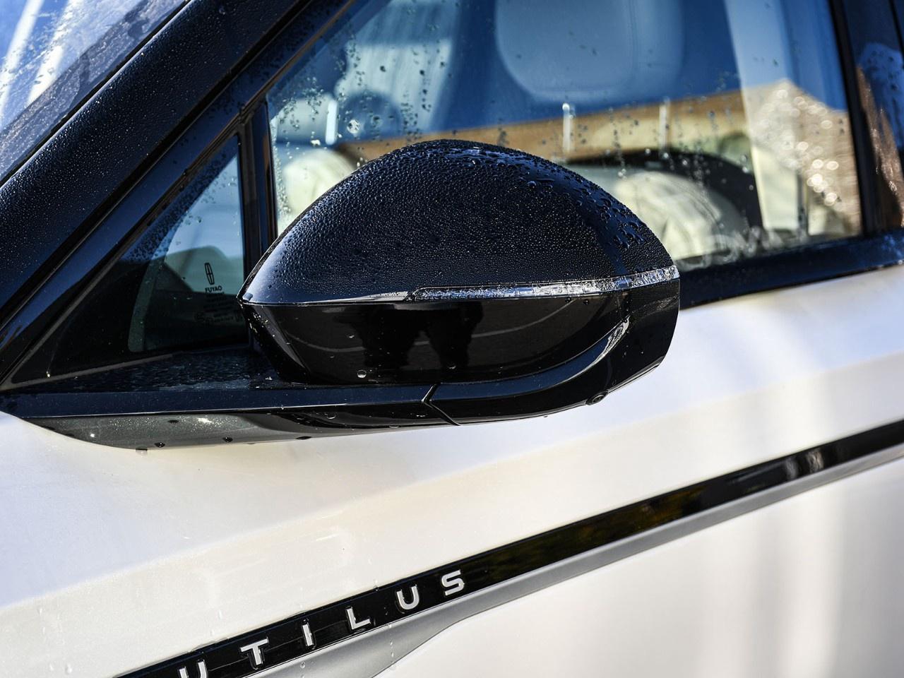 2026 Lincoln Nautilus Reserve AWD Photo