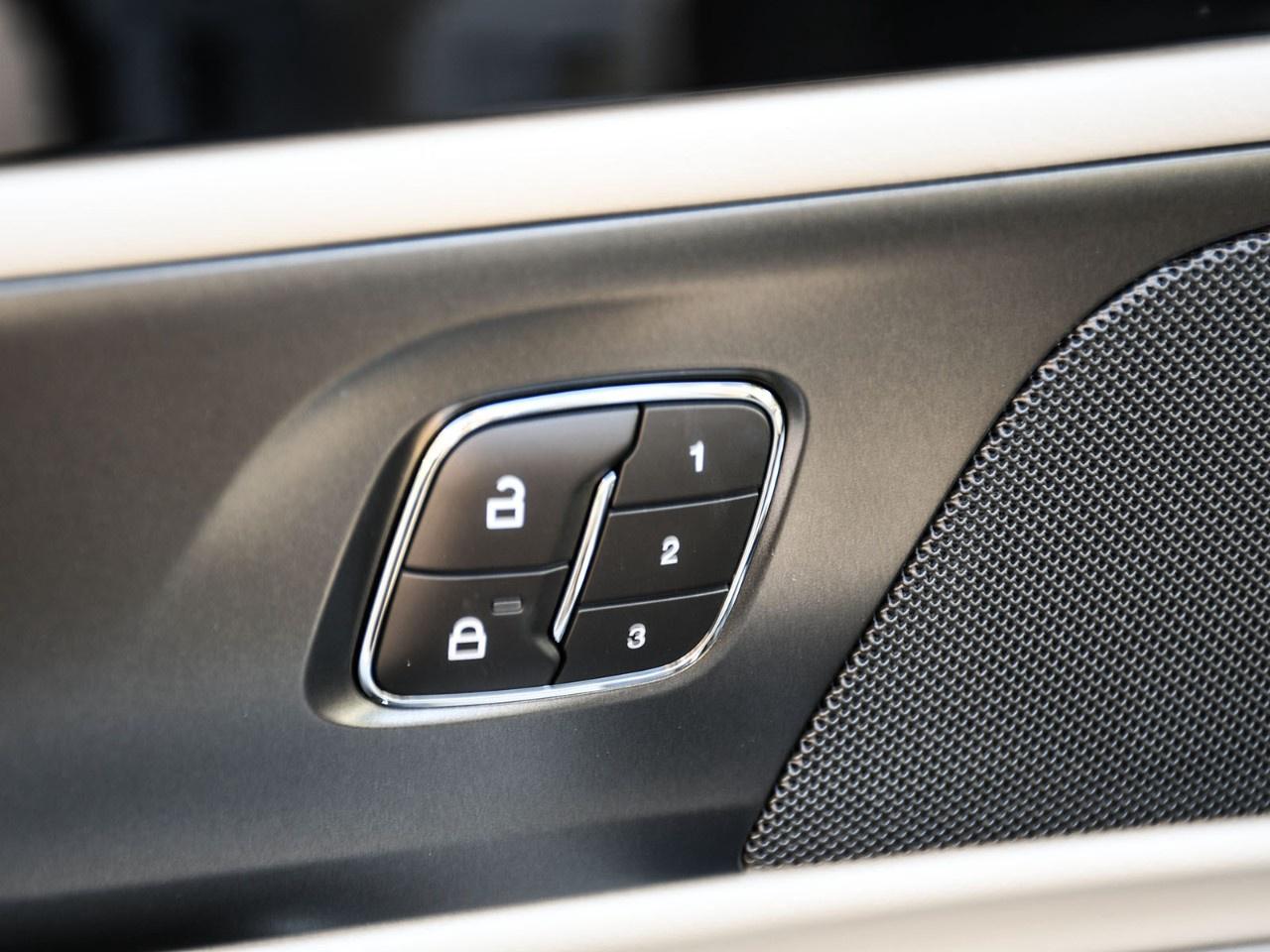 2026 Lincoln Nautilus Reserve AWD Photo