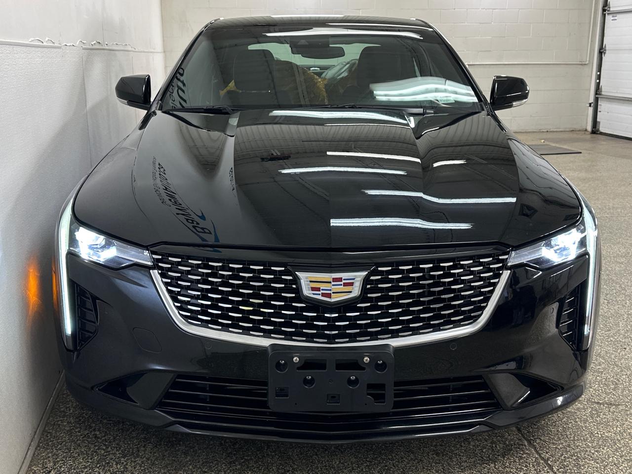 2021 Cadillac CT4 Premium Luxury PREMIUM LUXURY/AWD/LEATHER/HEATED STEERING & SEATS/53KM/LOCAL TRADE! Photo