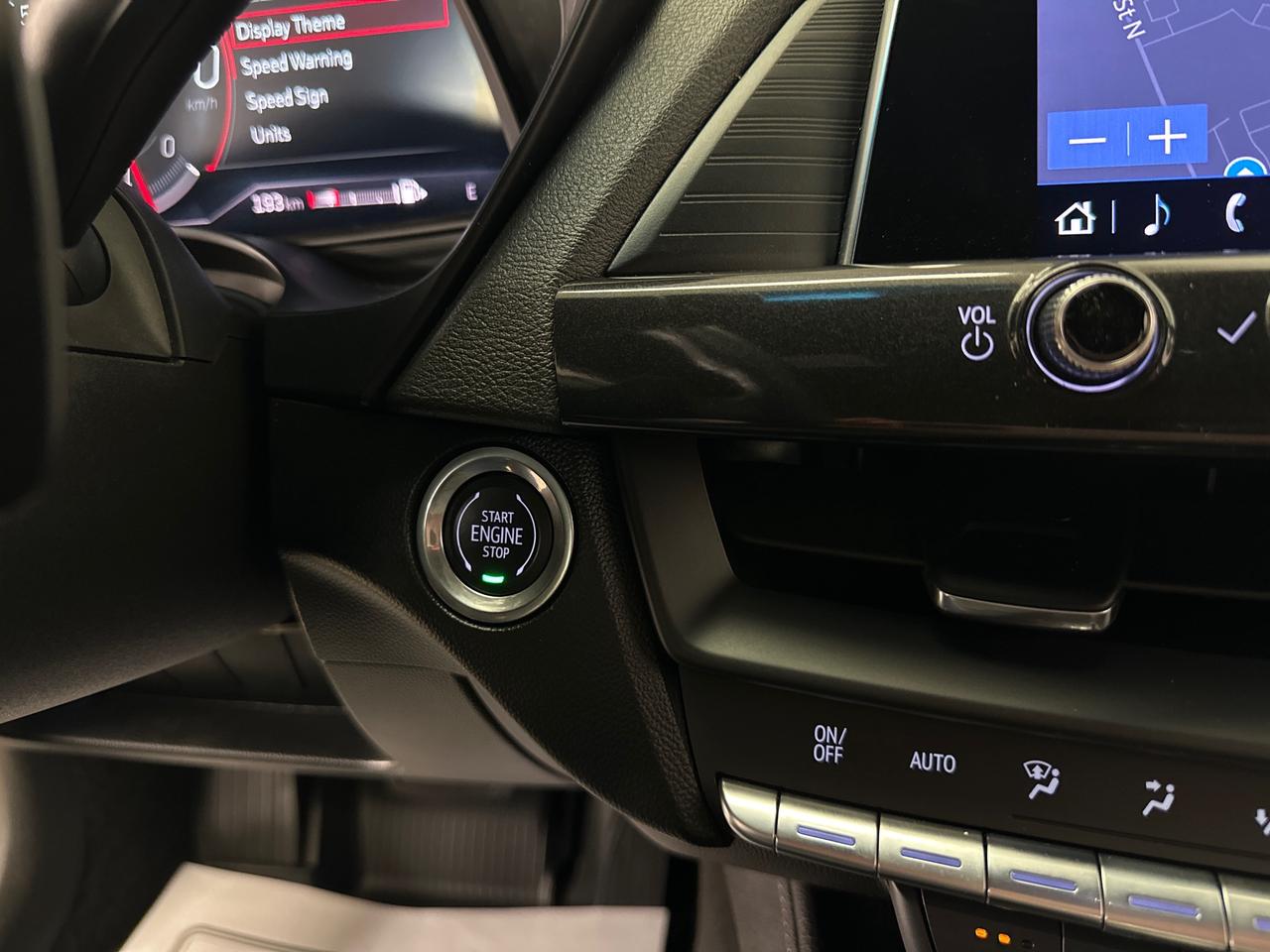 2021 Cadillac CT4 Premium Luxury PREMIUM LUXURY/AWD/LEATHER/HEATED STEERING & SEATS/53KM/LOCAL TRADE! Photo